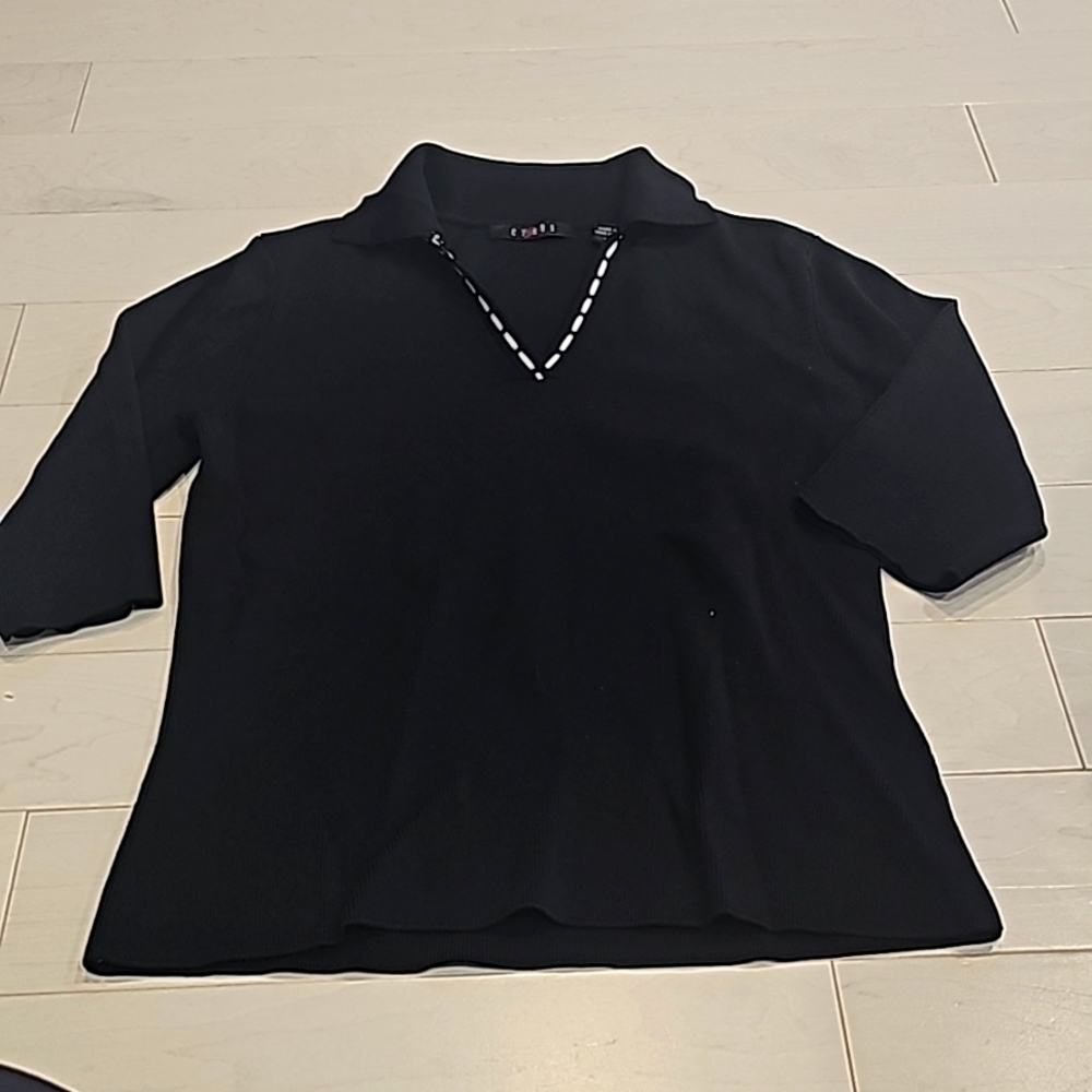Cyrus V neck, Size: small sweater